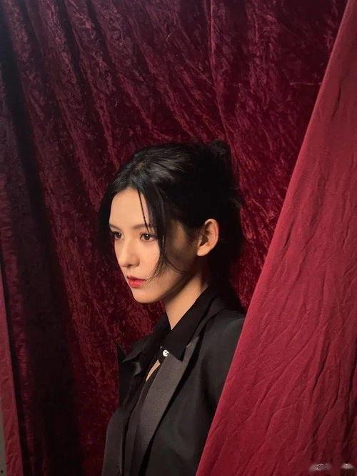 娱乐圈最新爆料周扬小说,娱乐圈风云再起,揭秘明星背后的秘密 第3张 娱乐圈最新爆料周扬小说,娱乐圈风云再起,揭秘明星背后的秘密 第3张